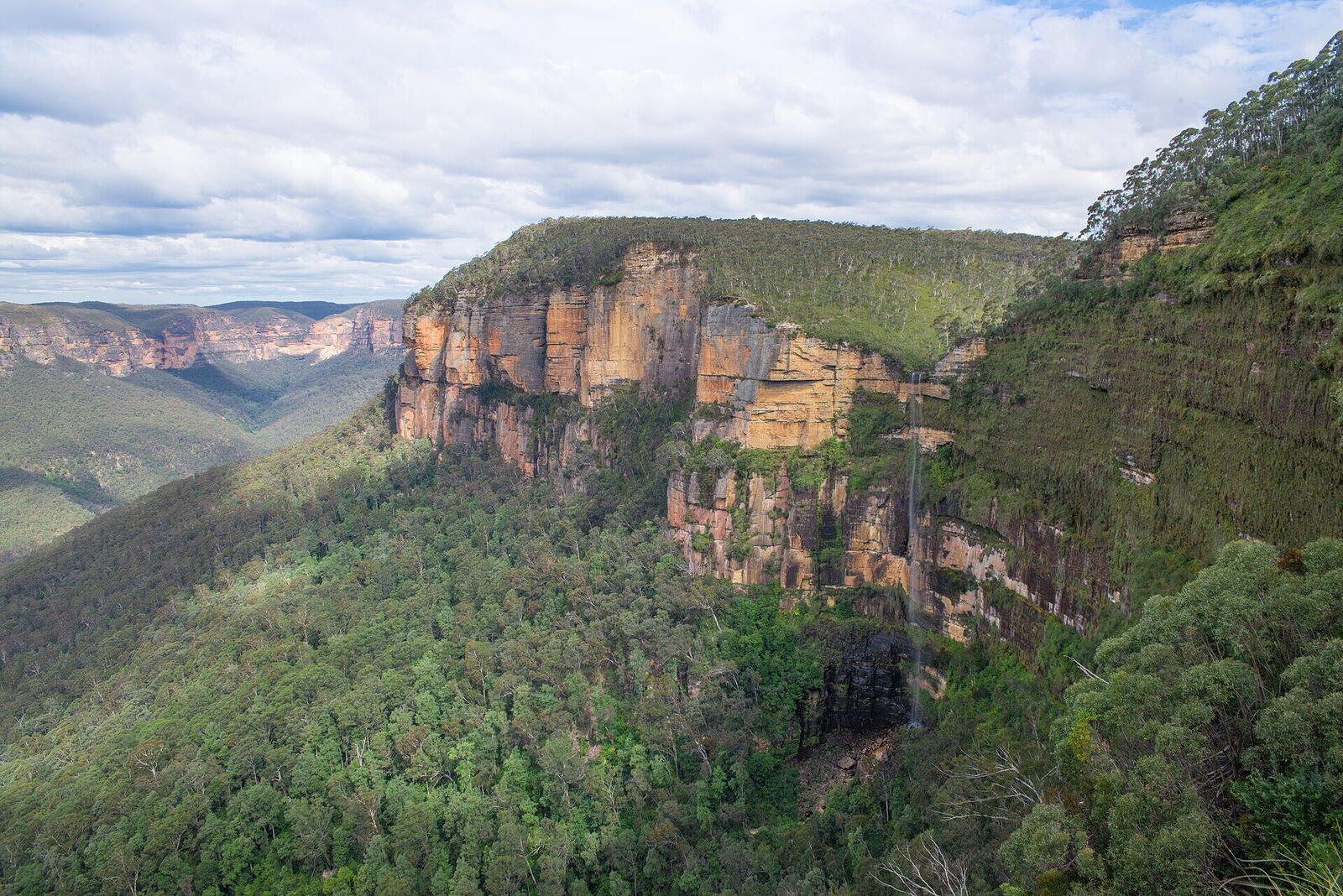 Wentworth Falls cascading in the Blue Mountains